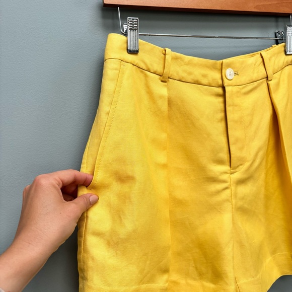 Lauren Ralph Lauren Pleated Linen-Blend Twill Shorts 4 - Picture 6 of 10